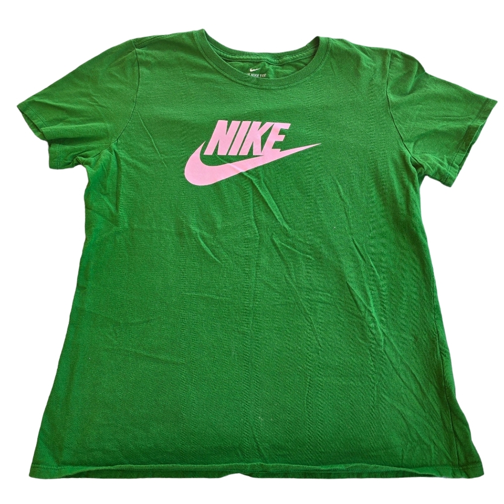 Green Short Sleeve Nike T-shirt with Pink Logo Sz Medium